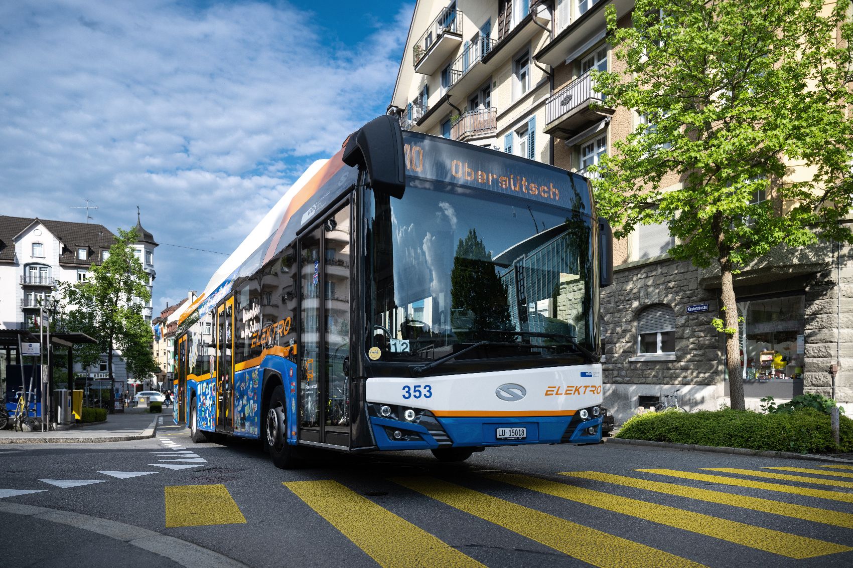 2023_Linie10-E-Bus-Eveline-Beerkircher (1).jpg